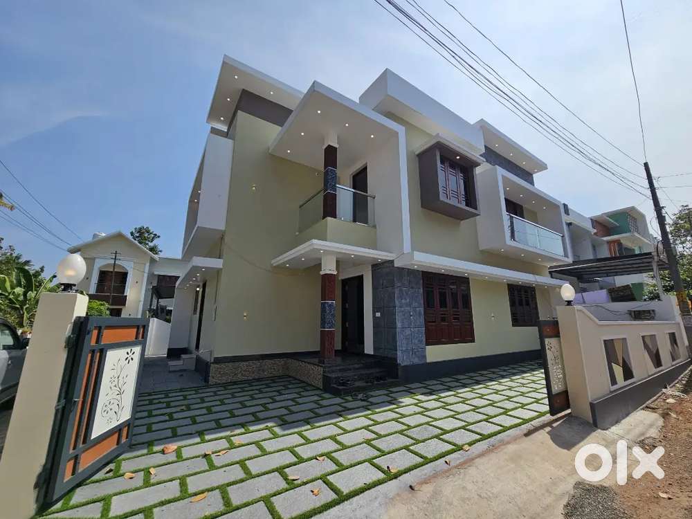 New 4bhk house for sale in Kakkanad Pallikara