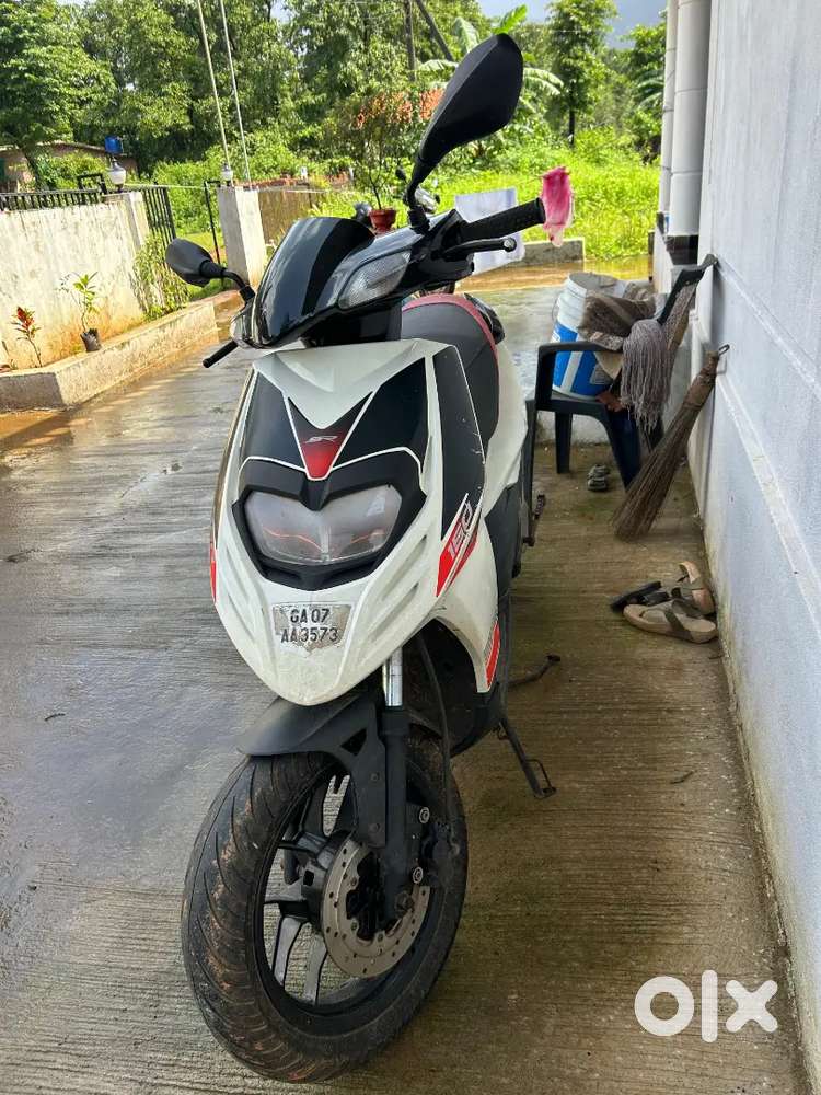 Aprilia sr150