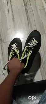 Football shoes size 6