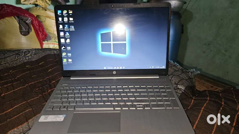 HP laptop Ryzen 5