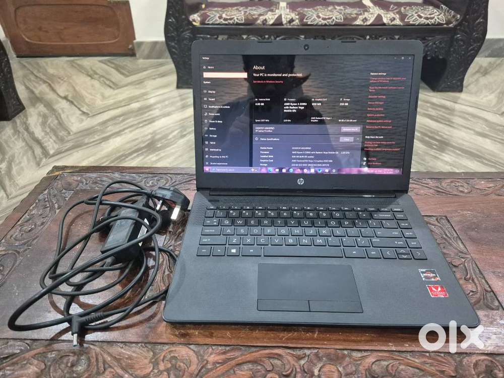 HP 14 cm0109au Laptop