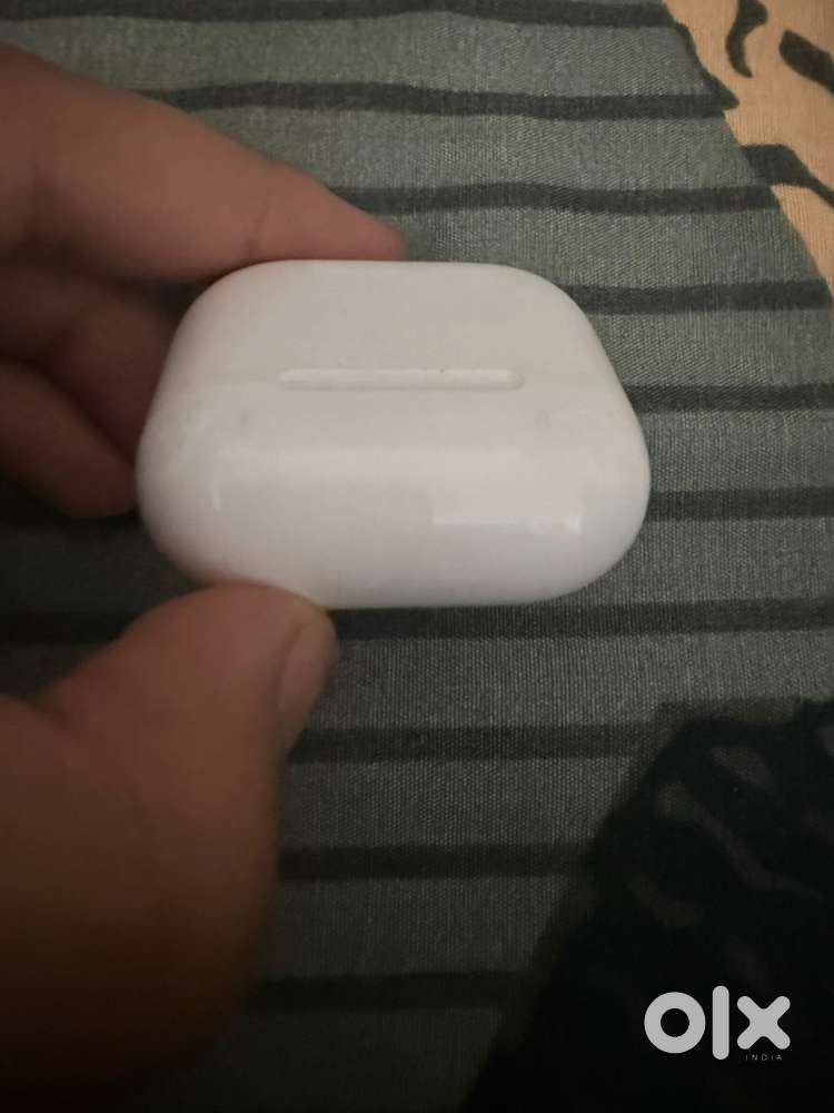 Airpods 4 under warranty