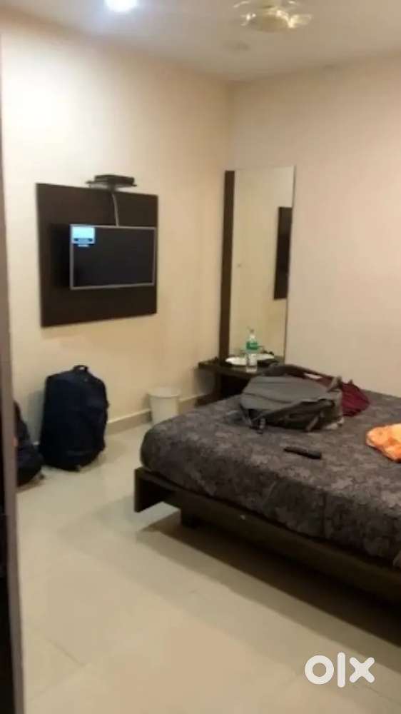 Male Paying Guest Available Opp. NERUL RAILWAY STATION