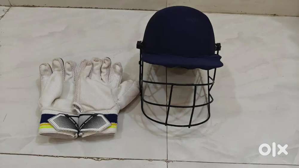 CRICKET GLOVES  + HELMET