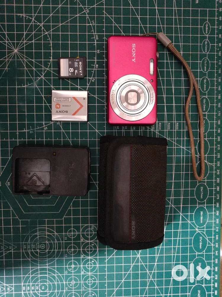For sale : Sony Cybershot DSC W710 Compact Digital Camera