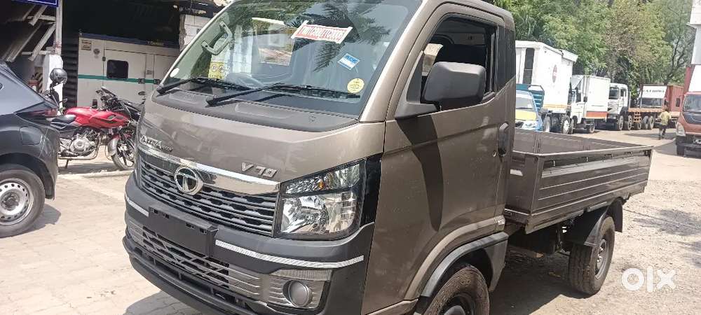 New vehicle showroom