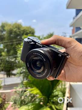 Sony ZV-E10 Mirrorless Camera with 16-50mm Lens – Like New!