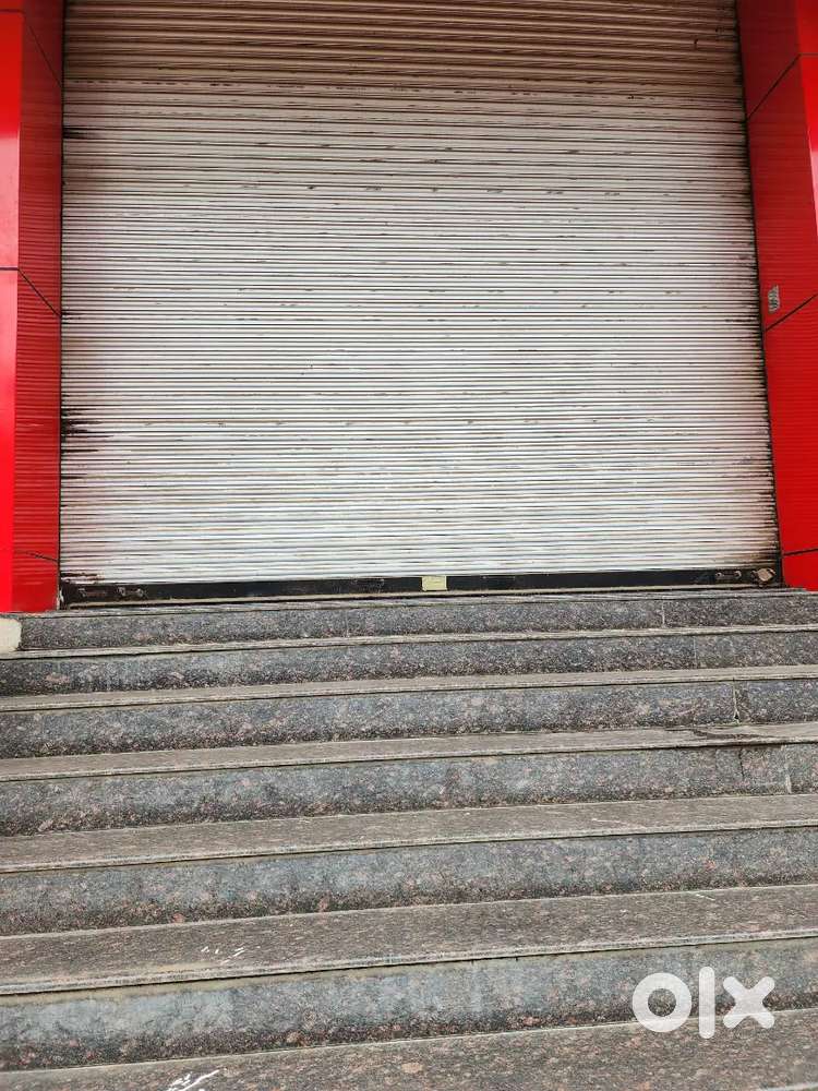 4000 SqFt Showroom Available Gangapur Road