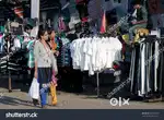 Jisko kaam chahiye DM Kare