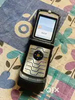 Motorola V3i for sell at only 8999 rs.
