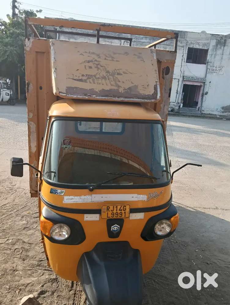 Pyajo BA six loading 599 cc. Diesel