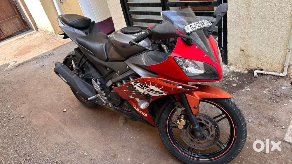 Yamaha R15 V2