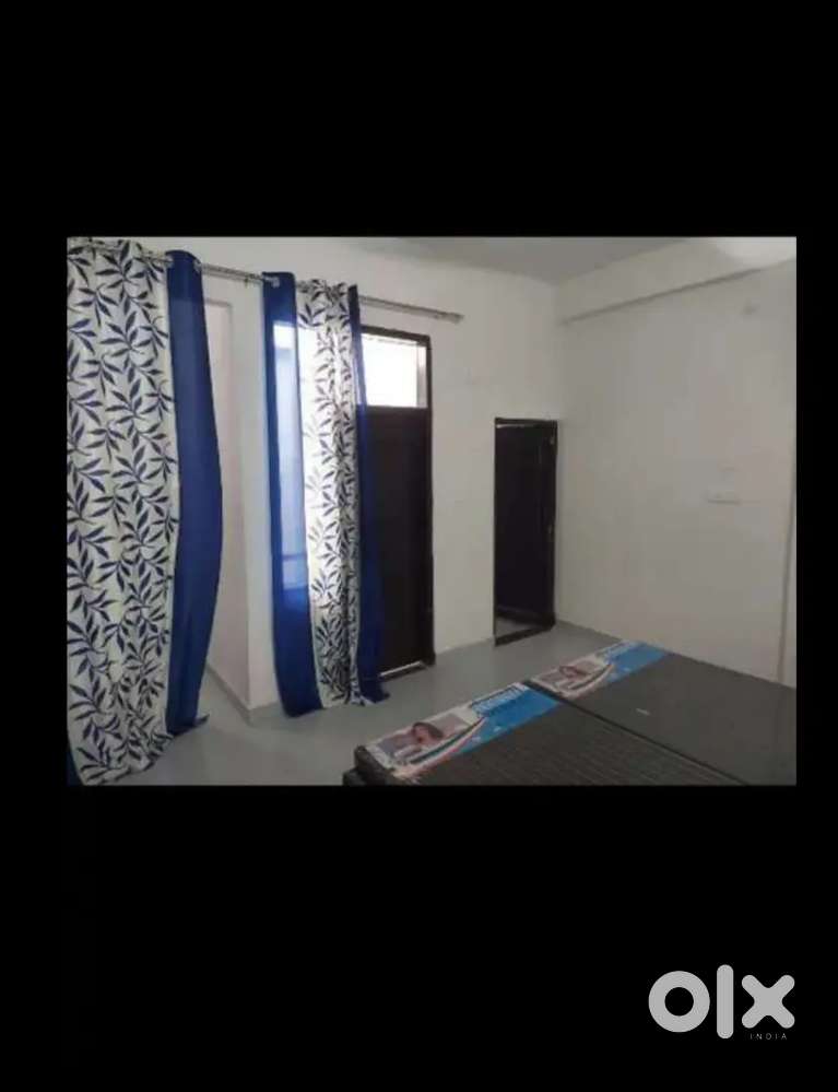 Female roomate required