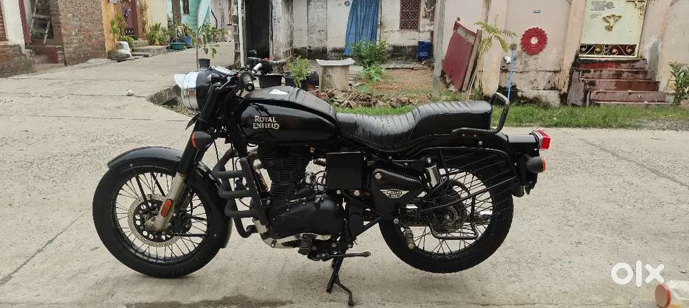 Royal enfild bullet 350 jat black