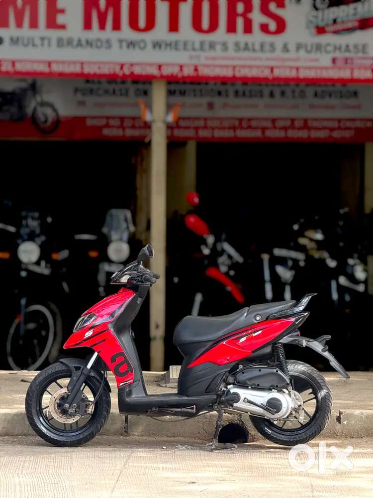 Aprilia SR 125 2022 top model dazzling red colour super condition