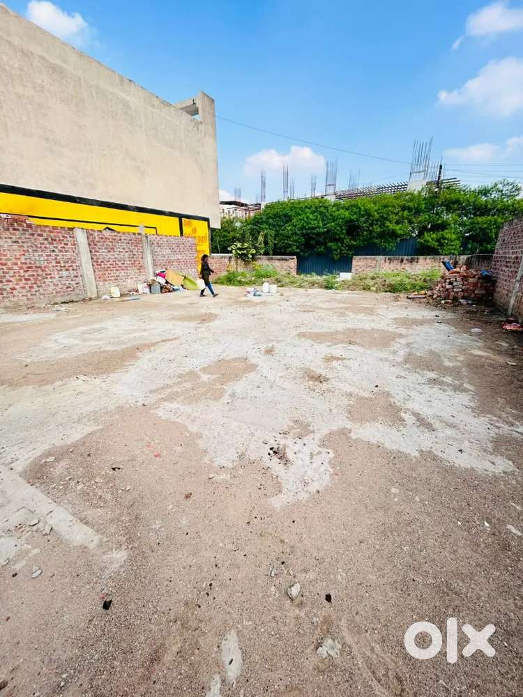 2400sqft plot for rent near bhawans school nipania