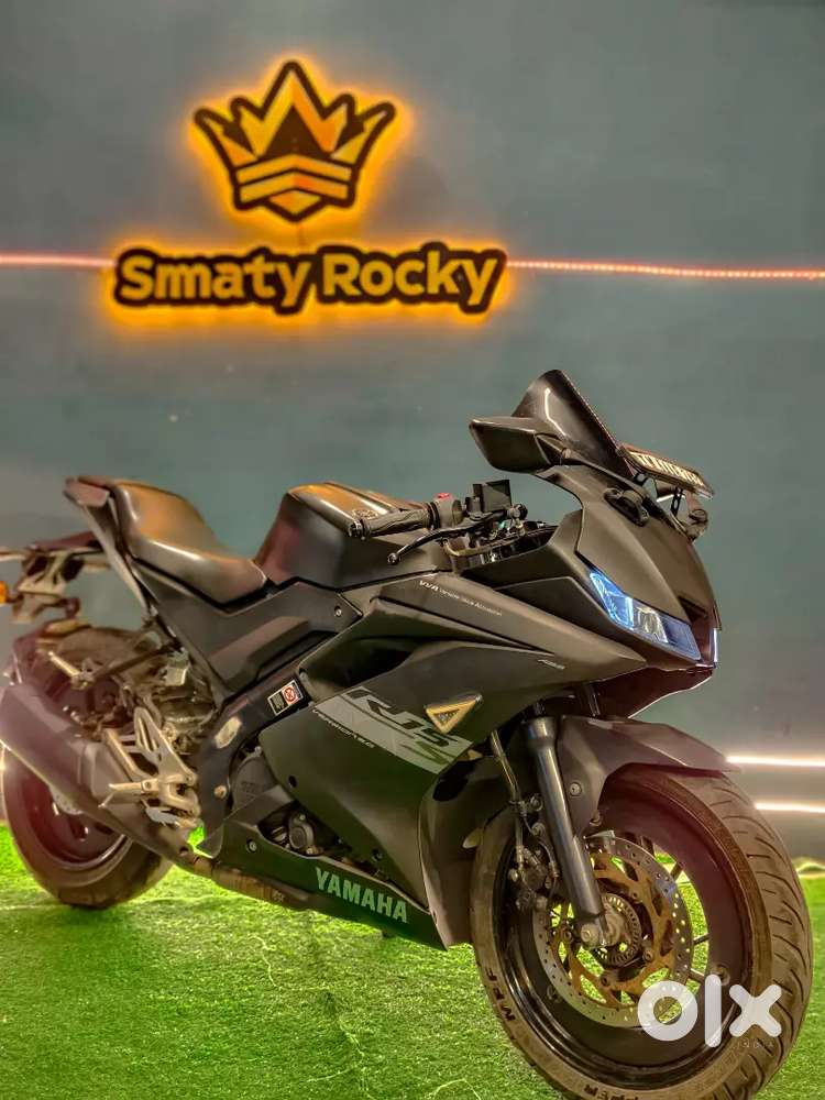 YAMAHA R15V3S 8000KM ONLY