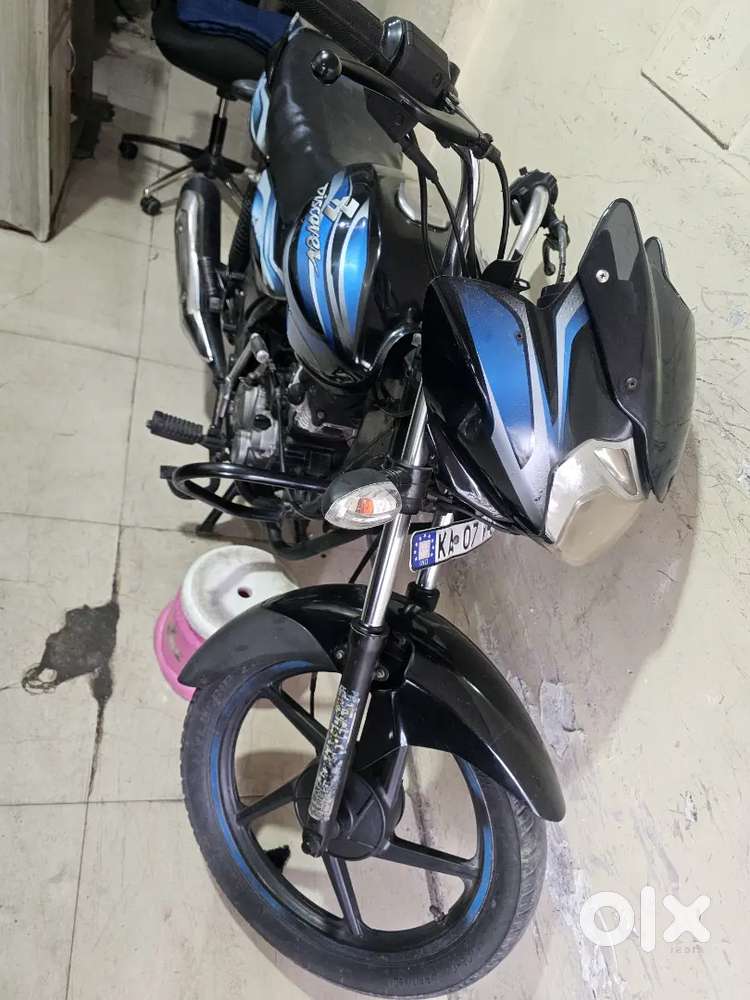 BAJAJ DISCOVER 100CC EXCELLENT MILLEAGEGOOD