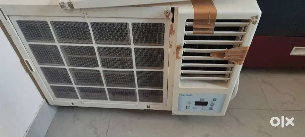 Lloyd 1 ton window AC