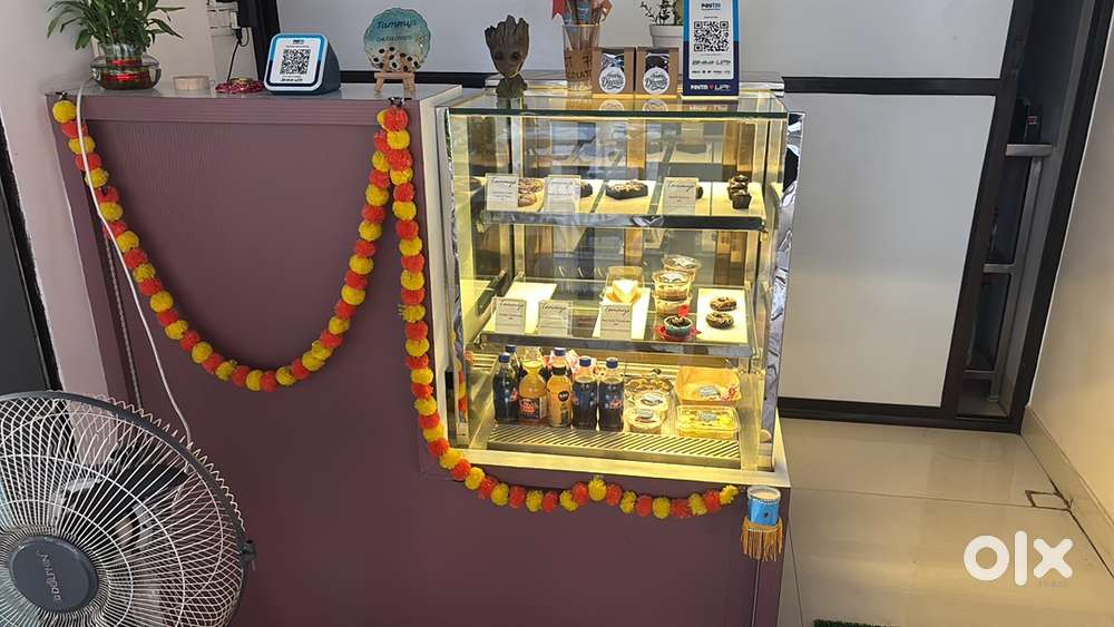 Counter display fridge
