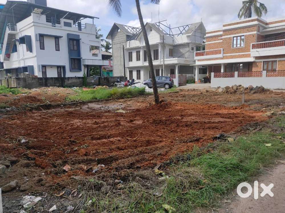 5.5 cents of Residential plot in a Gated Villa in Kadavanthra
