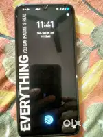 8/128 v20se with 33watt fast charger original... display fingerprint