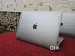 Apple Macbook Pro i5/8/256gb SSD 2020 13Inch Retina Touchbar Touch ID