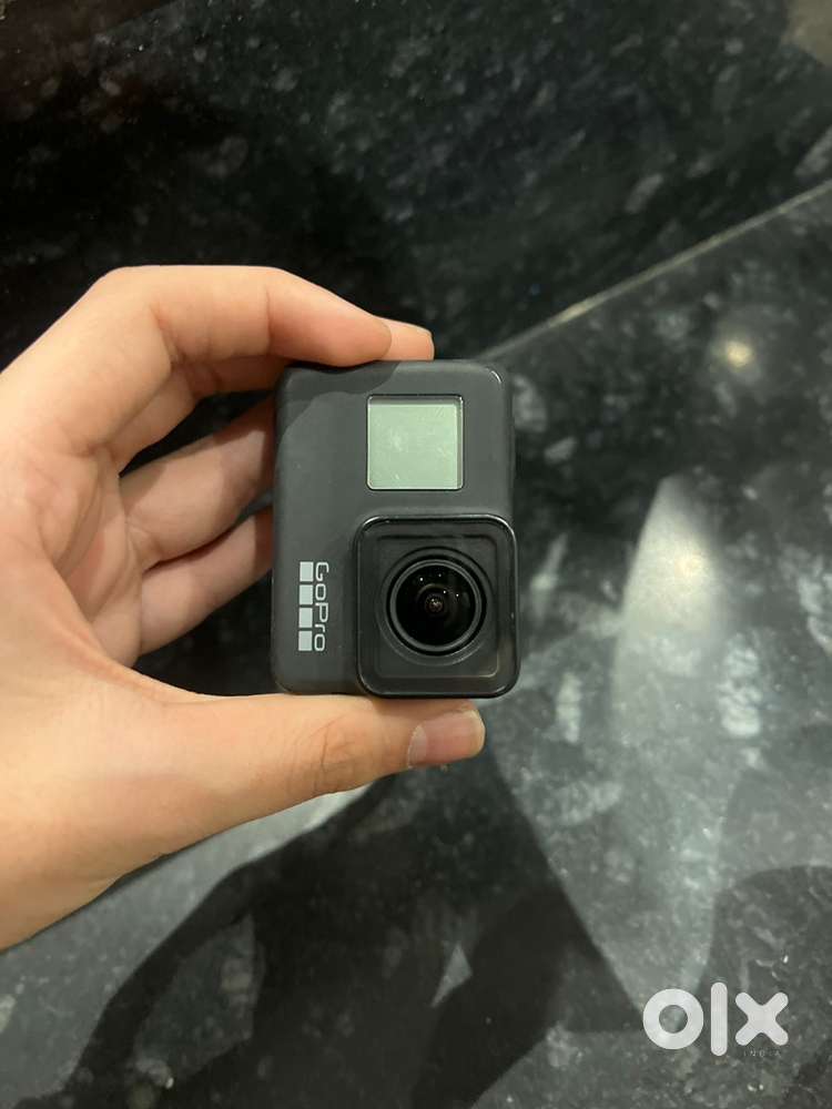 GO PRO HERO 7 BLACK with 128 gb memory
