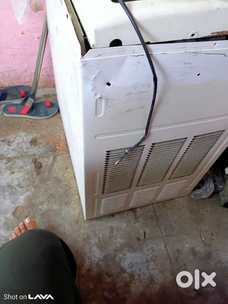 Voltas window ac 1.5 t 2022 not wkg 10000