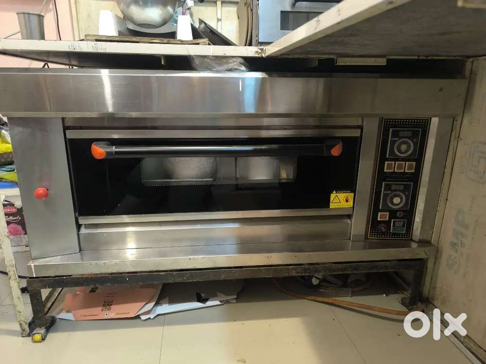 Commercial gas deck oven