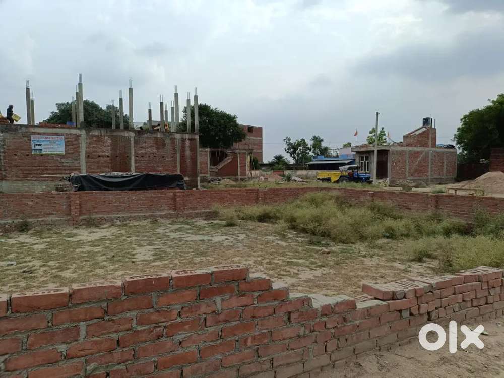 Lucknow new omex city apartment se 10 minutes ki duri pe plot le ring