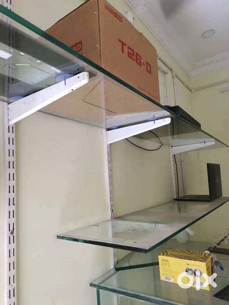 Shop Rent at Arundelpet, Vja