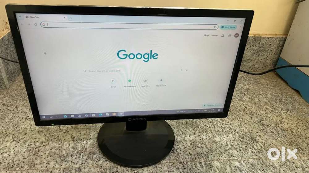 Desktop monitor