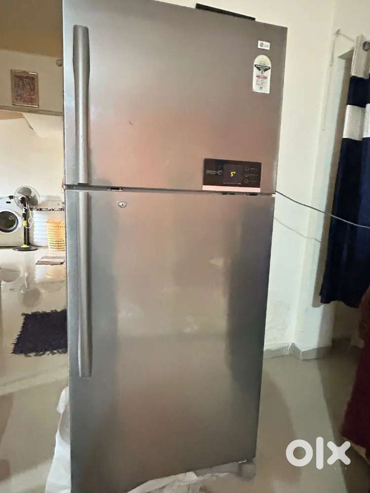 LG 424 LITTER NEWEST FRIDGE WITH EXLLENT CONDITION