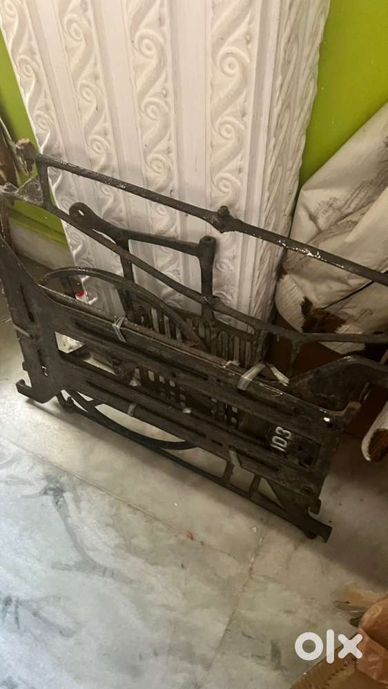 Sewing machine no use brand new condition full set