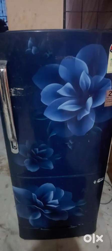 Samsung Fridge On Urgent Sale