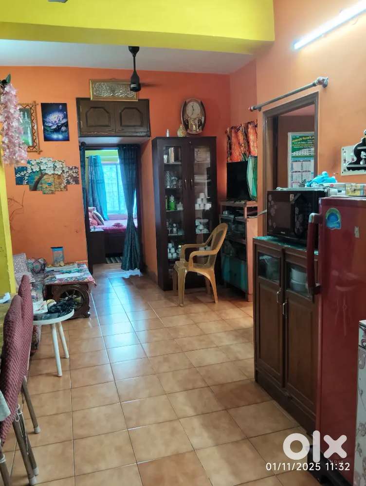 2bhk flat on rajarhat main road.near 211 bus stop
