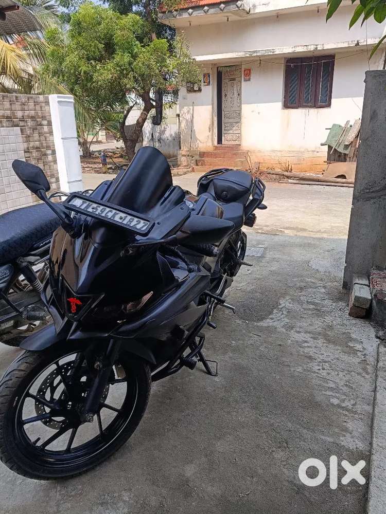 R15 V3 Black