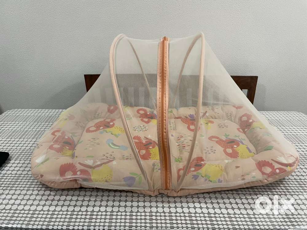 Newborn Babyhug bed with mosquito net