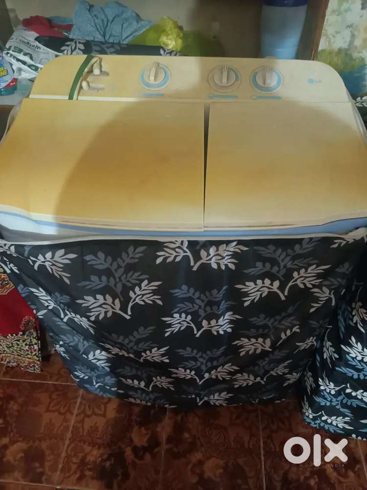 LG Semi automatic washing machine