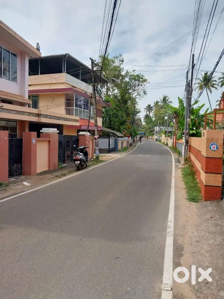 7 cent land for sale vazhuthacaud