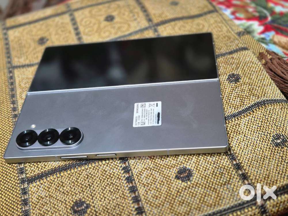 I want to sell my fold 6 under warranty i just need fold 7