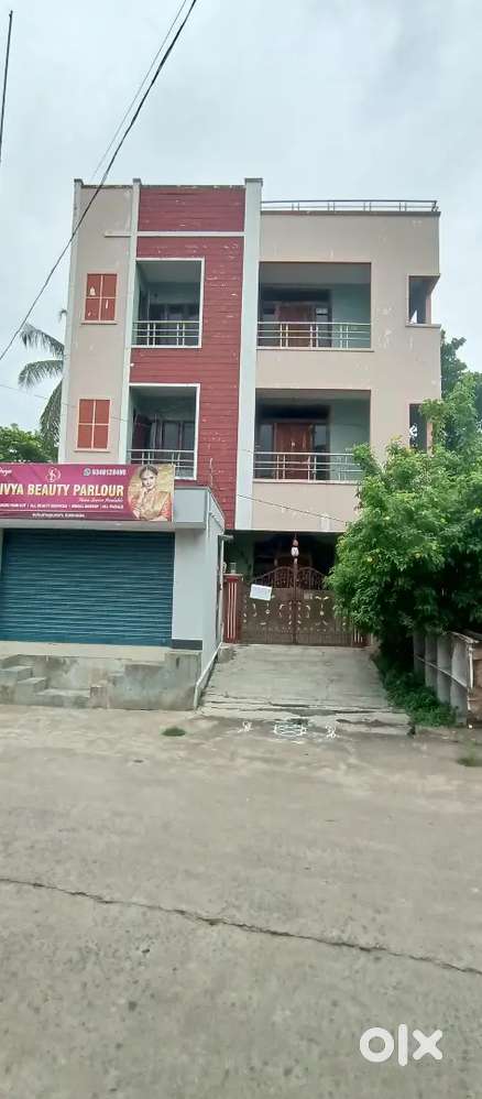 Narasanna nagar daggara 153 gajalu south facing for sale