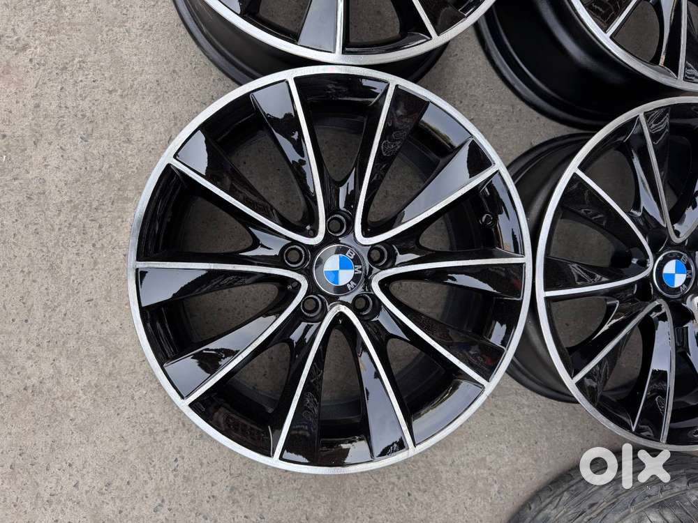 BMW ALLOY WHEELS 18 INCH SET OF 4 (VERY GOOD CONDITION)