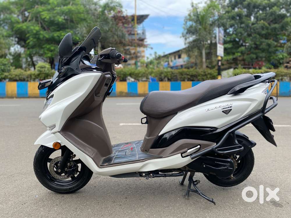 SUZUKI BURGMAN STREET RC