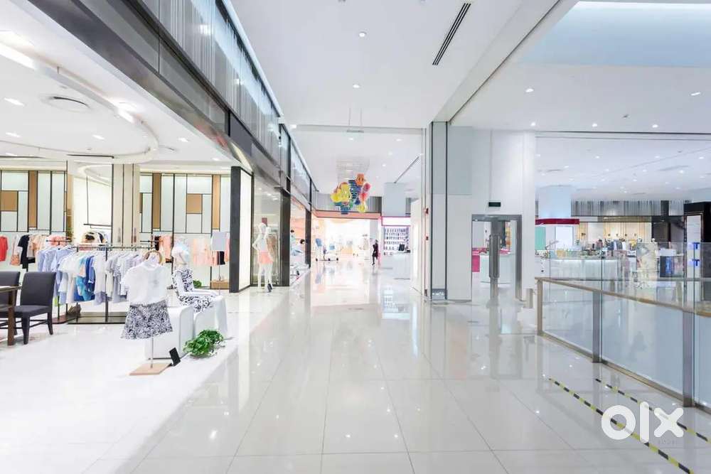 Required emergency response staff at mall