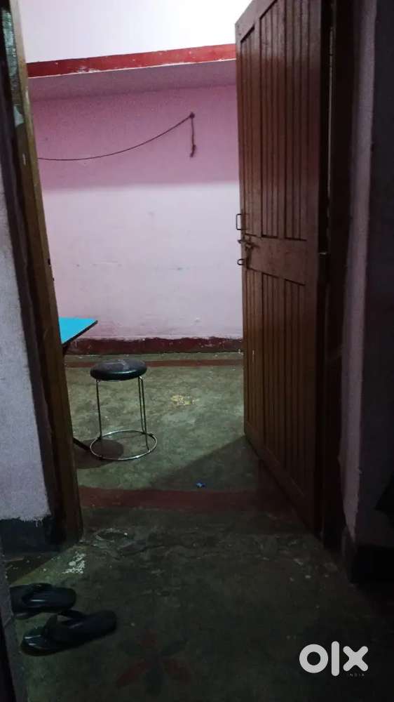Room single family kitchen sharing washroom bathroom kankarbagh tempu