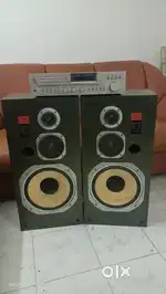 Akai amplifier and speker