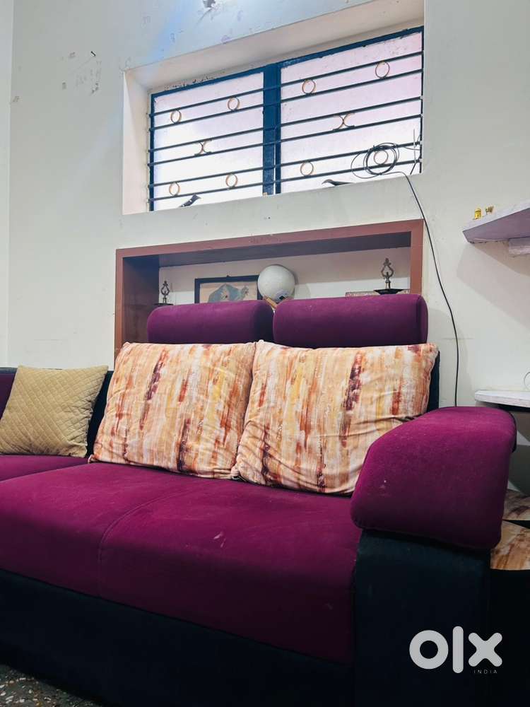 Stylish L-Shaped Sofa with 4 Stools — Great Condition & Great Deal