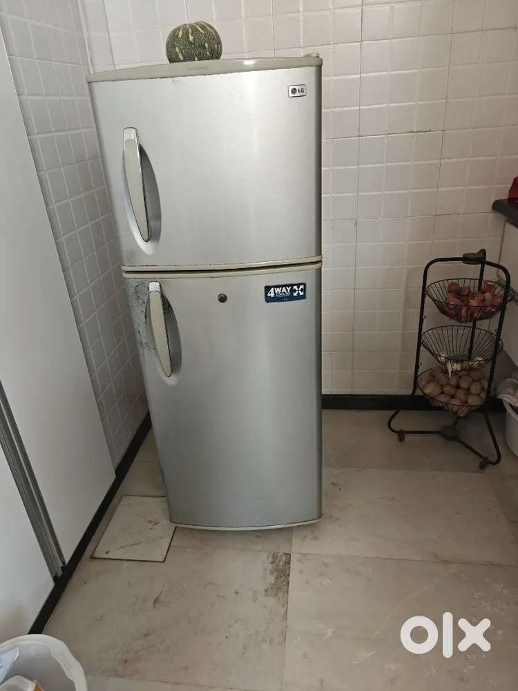 LG DOUBLE DOOR REFRIGERATOR